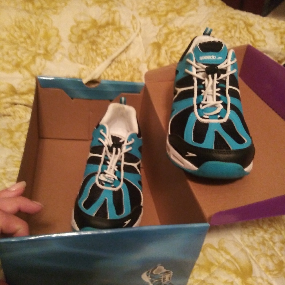 Speedo shoes